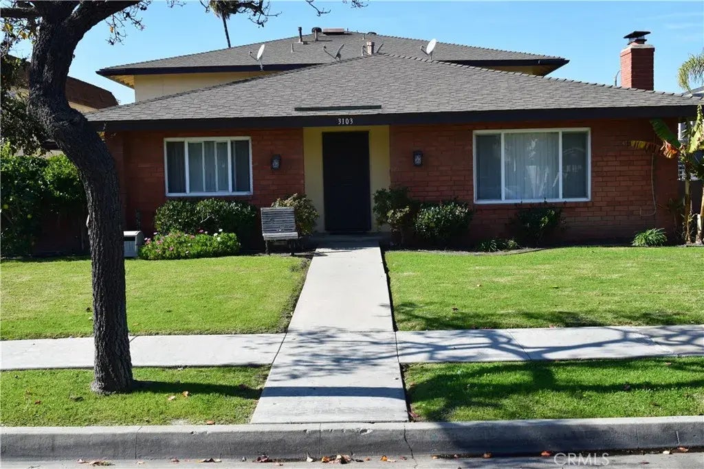3103 Ginger C, Costa Mesa