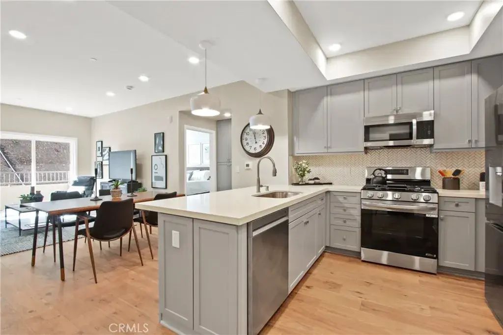 927 Deep Valley Drive 112, Rolling Hills Estates