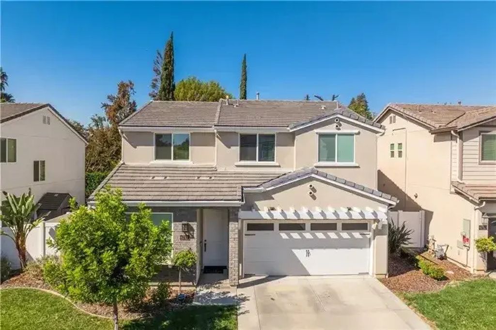 6747 Rhea Court, Reseda