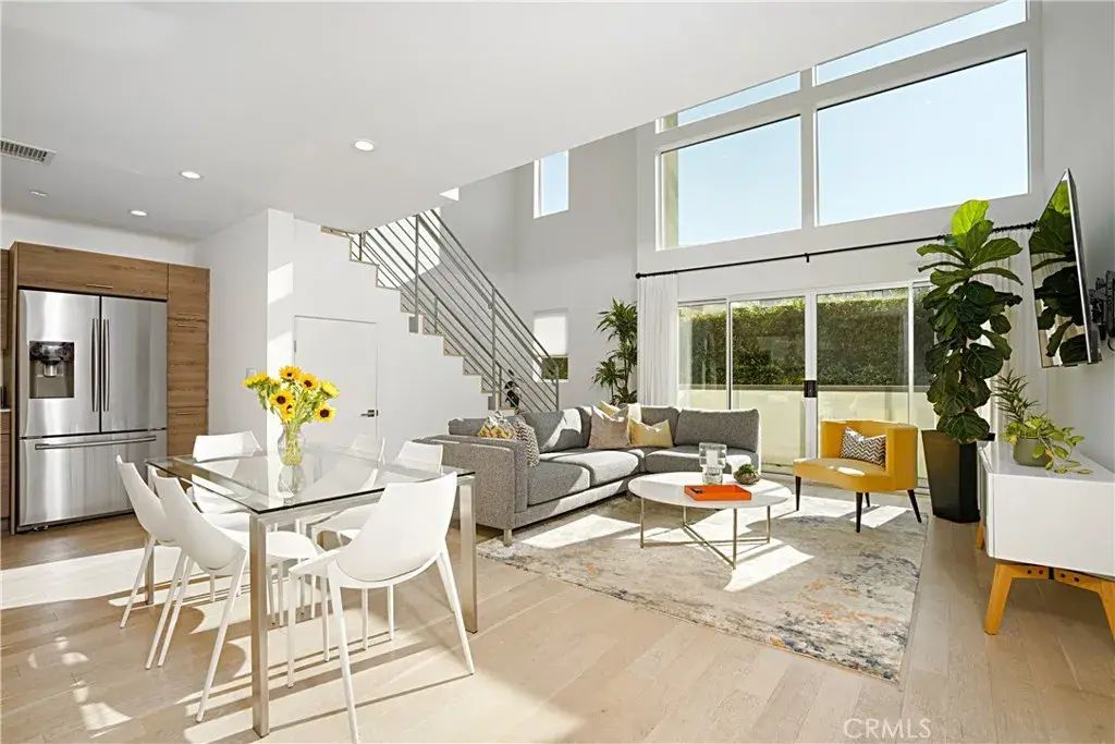 5409 W Wilshire Vista Lane, Los Angeles
