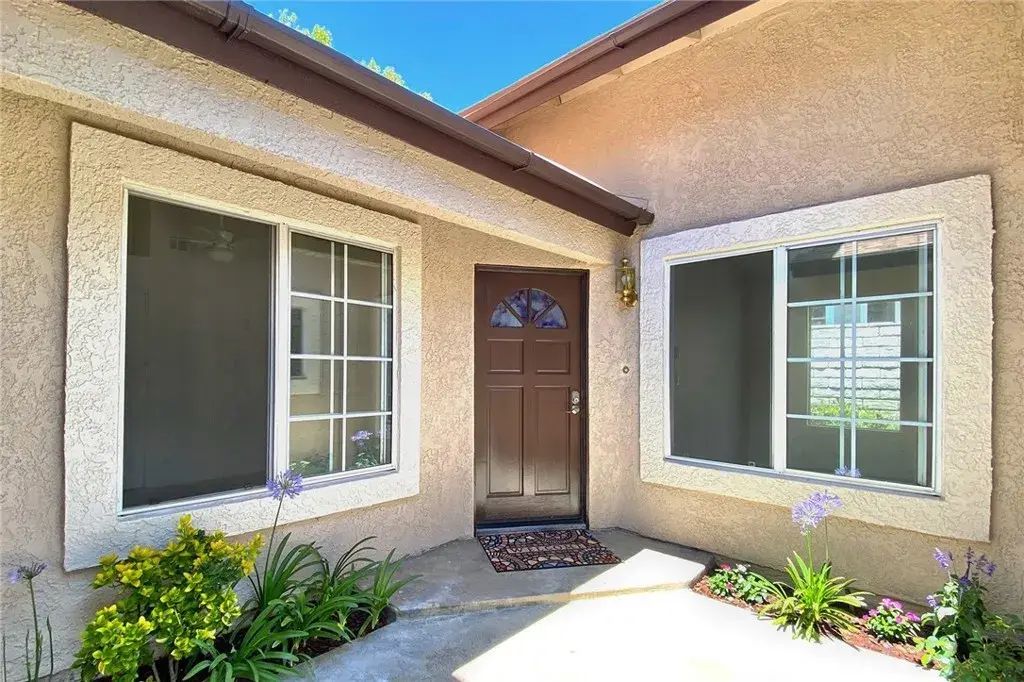 22839 Banyan 334, Saugus