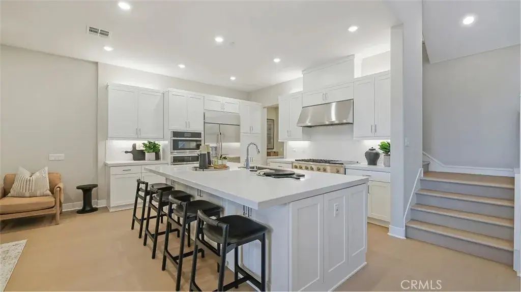 648 Snowberry Place, Montebello