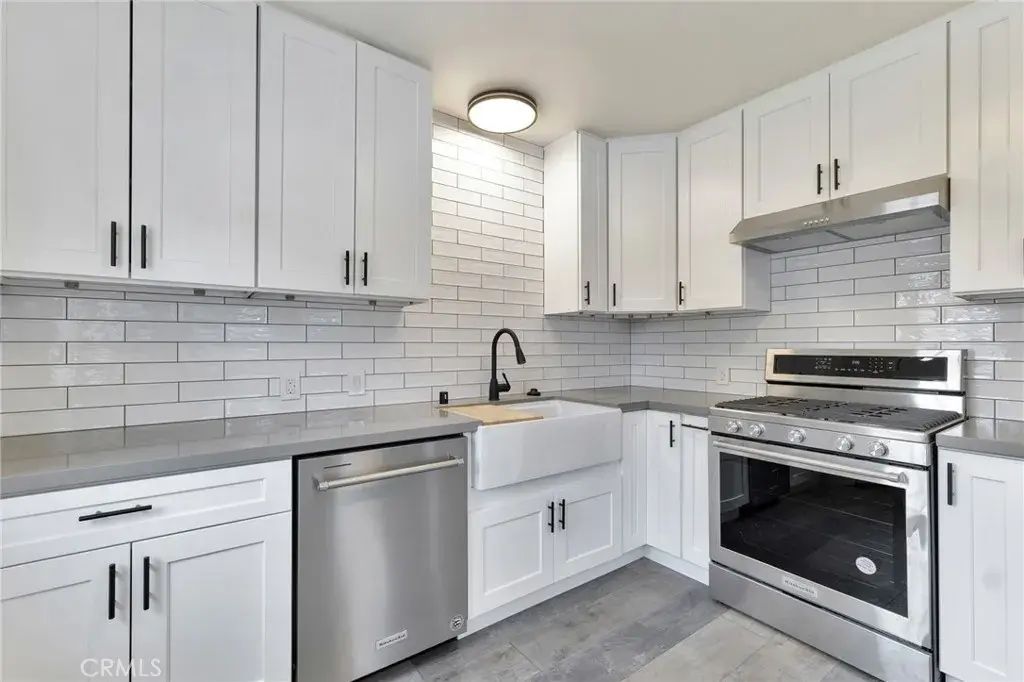 7138 Lurline, Winnetka