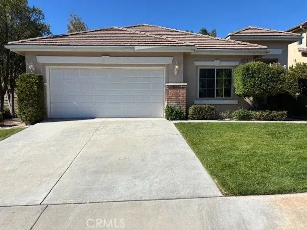 23031 Lowridge, Saugus