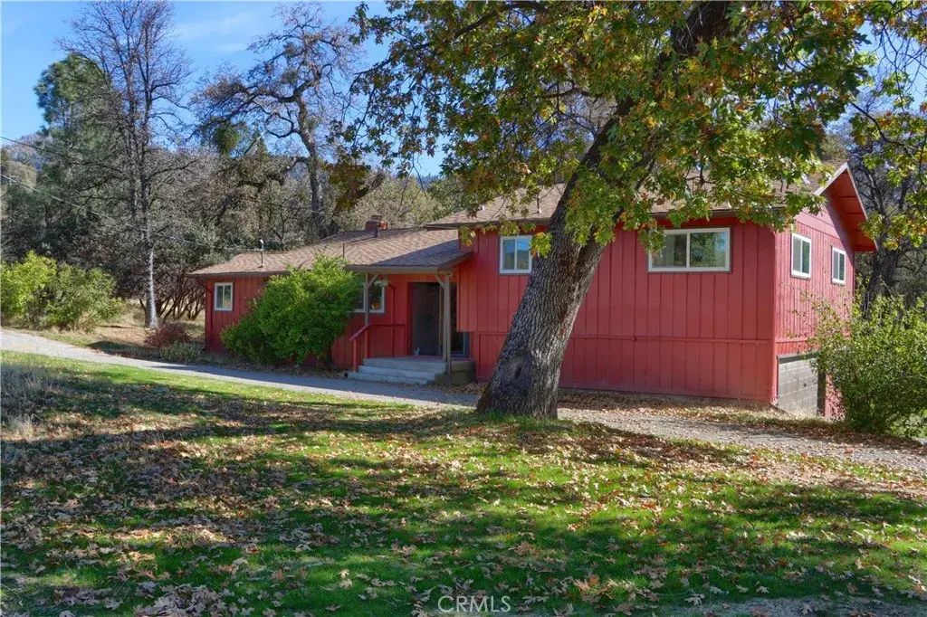 42896 Country Club Drive East, Oakhurst