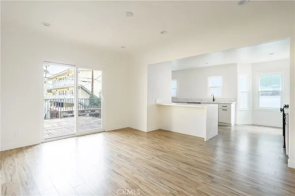 738 S Stanley Avenue, Los Angeles