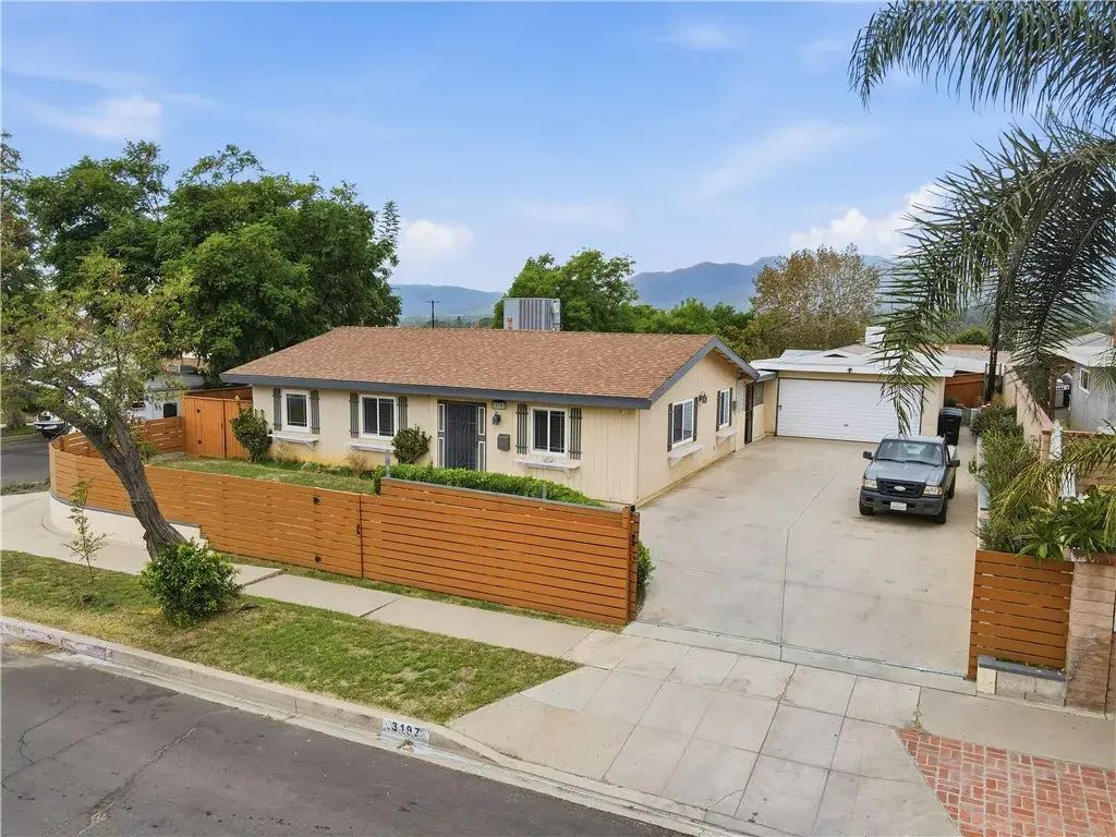 13197 Leach Street, Sylmar