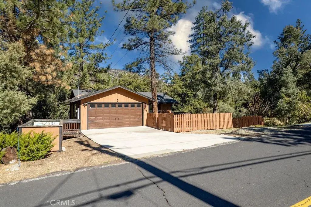2233 Bernina, Pine Mountain Club