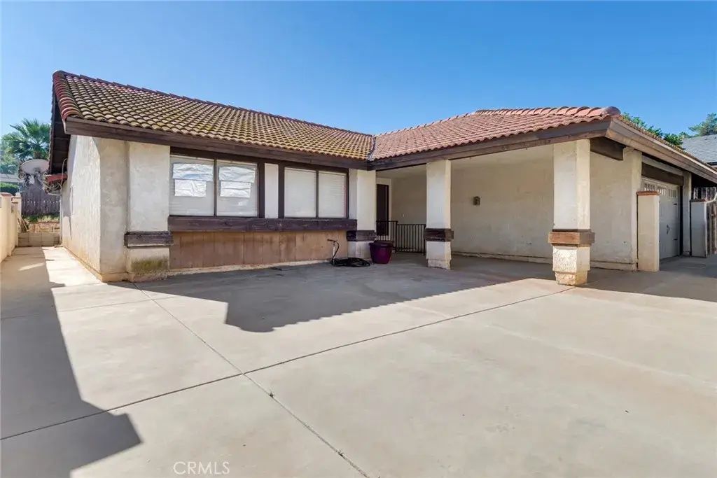 6568 Avenida Mariposa, Jurupa Valley