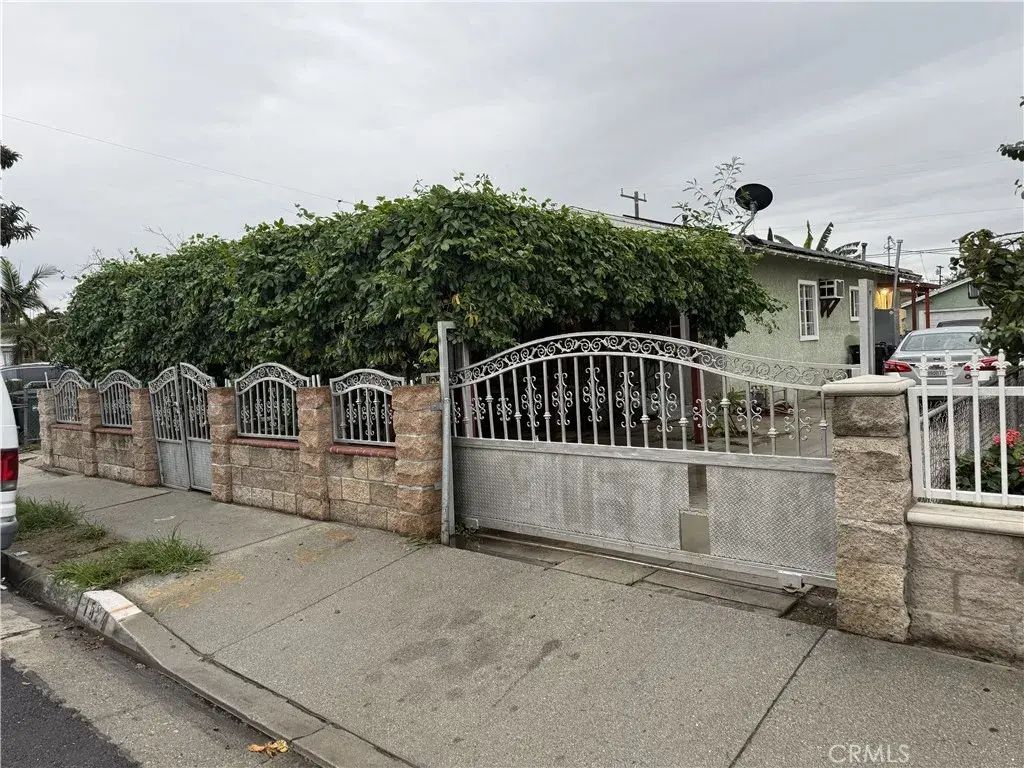 1524 E 75th, Los Angeles