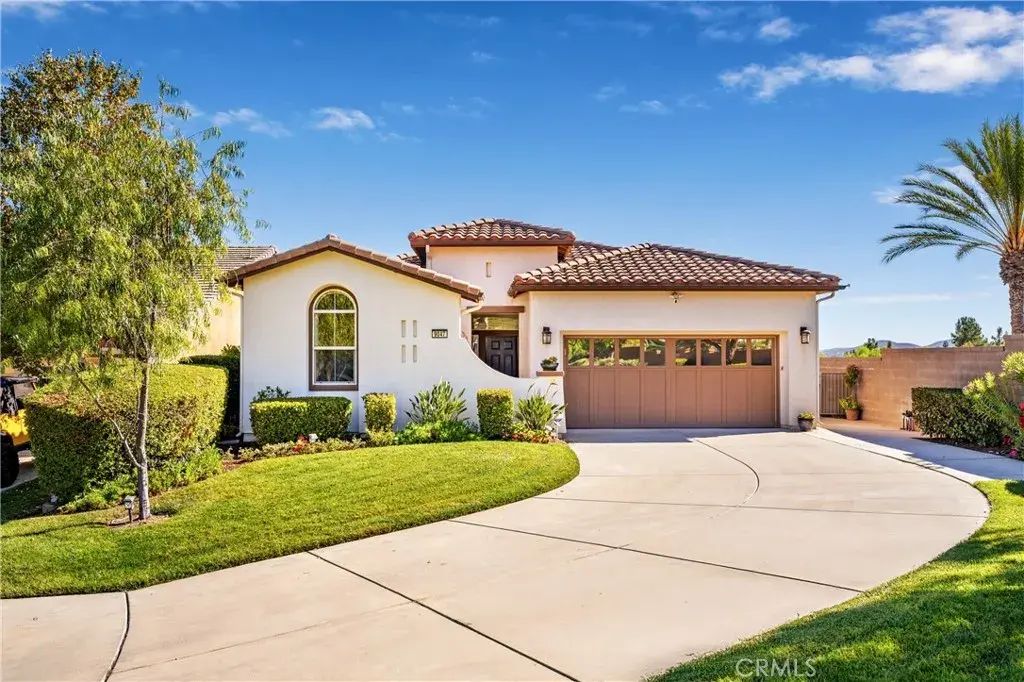 9047 Reserve, Corona