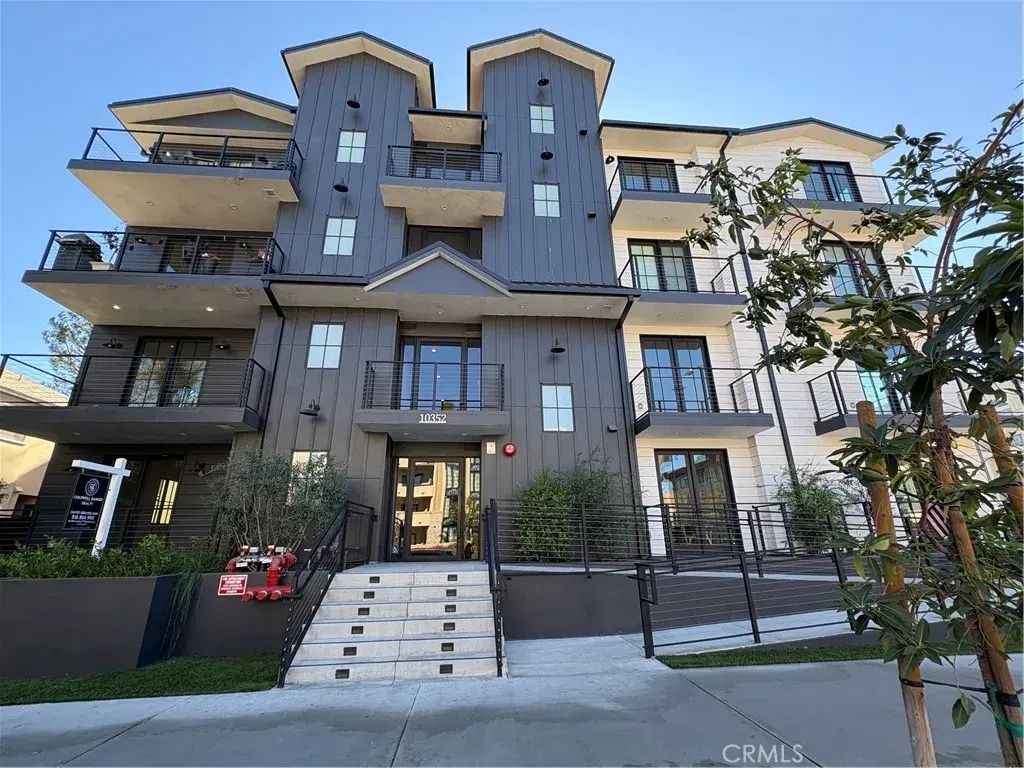 10352 Riverside 201, Toluca Lake