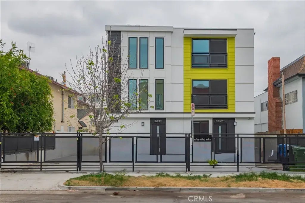 5652 La Mirada Avenue, Los Angeles