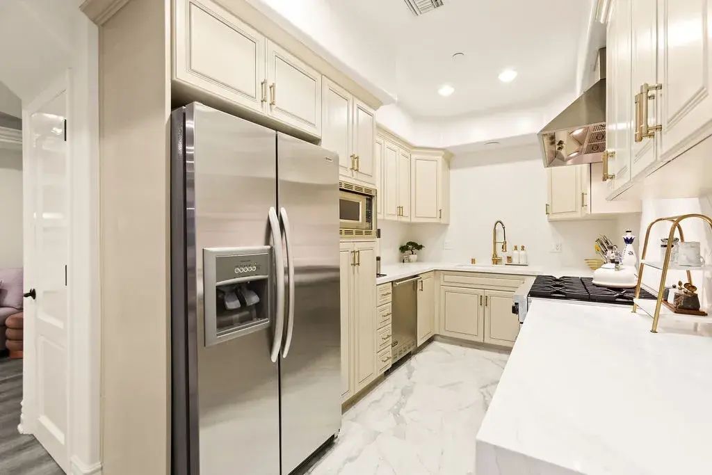 820 S Bedford 105, Los Angeles