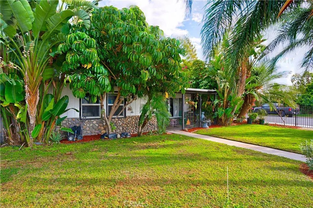 6580 Lake, Riverside