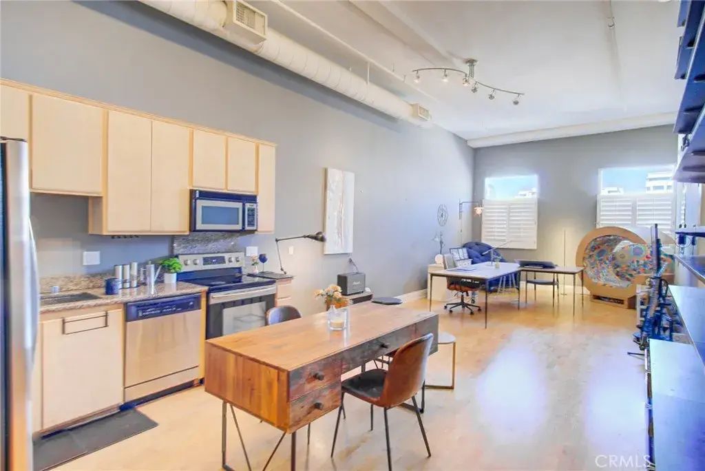 175 S Lake 402, Pasadena