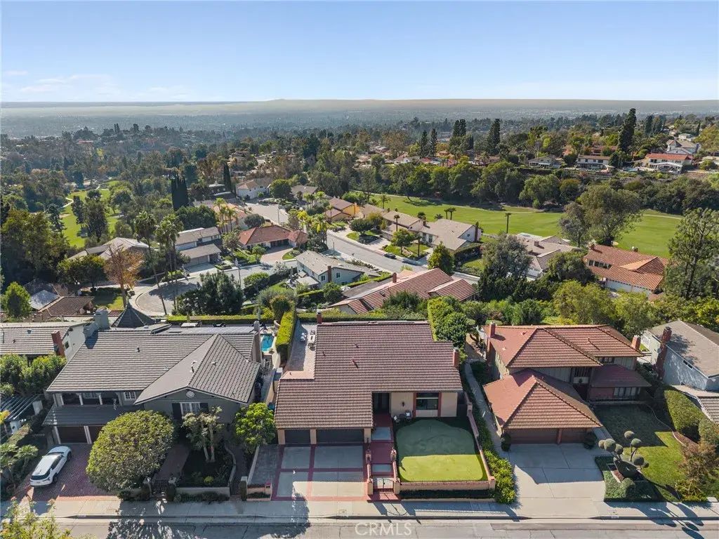 16126 Lomacitas, Whittier