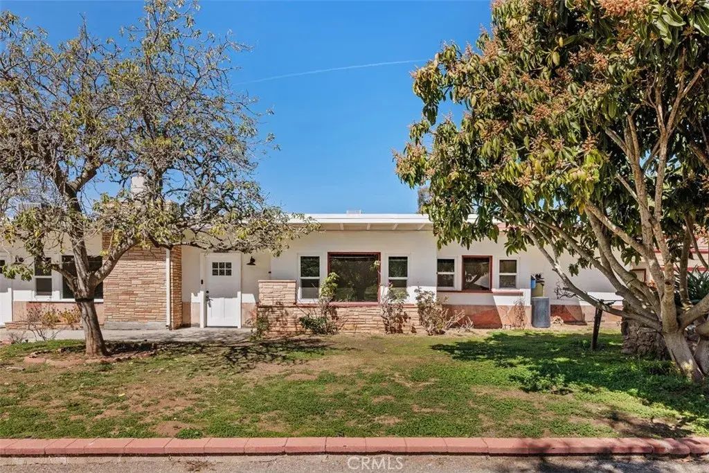 1840 Gum Tree Lane, Fallbrook