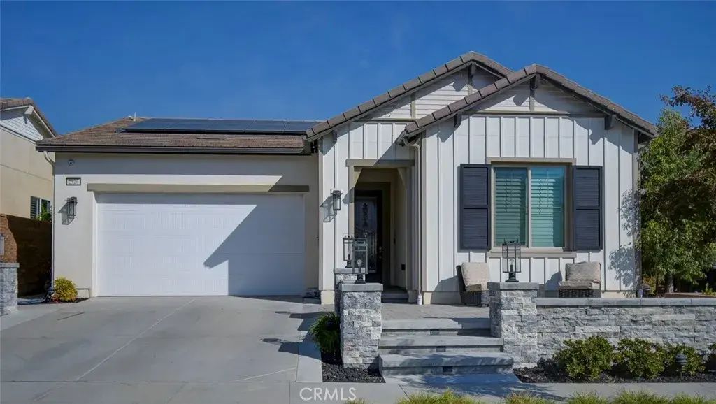 2326 Palmer, Corona