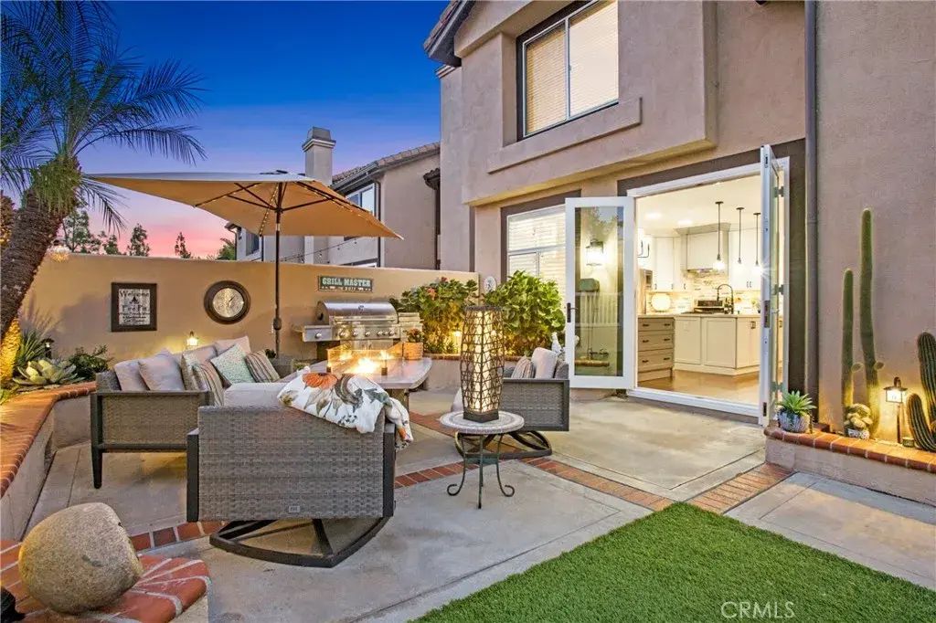 24 Mayfair, Aliso Viejo