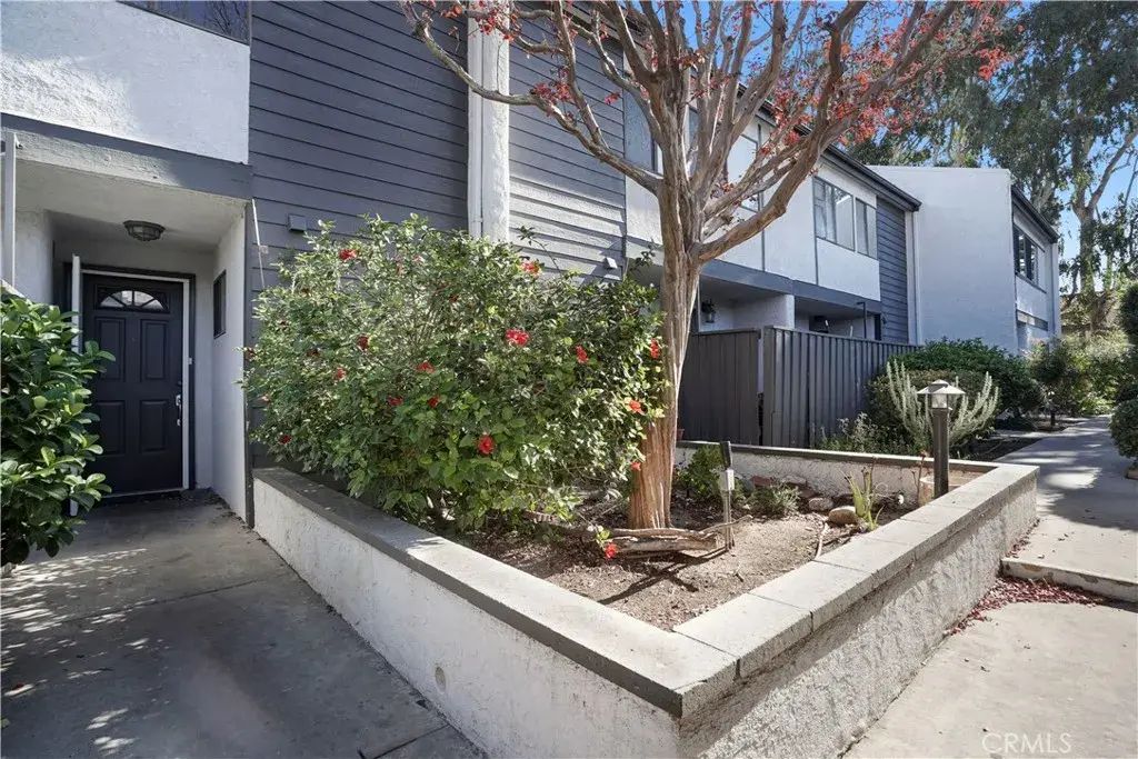 11311 Tampa Avenue 21, Porter Ranch