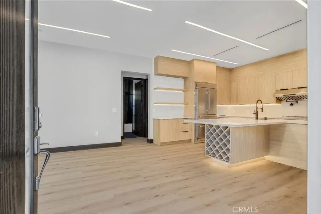 20520 Sherman Way, Winnetka