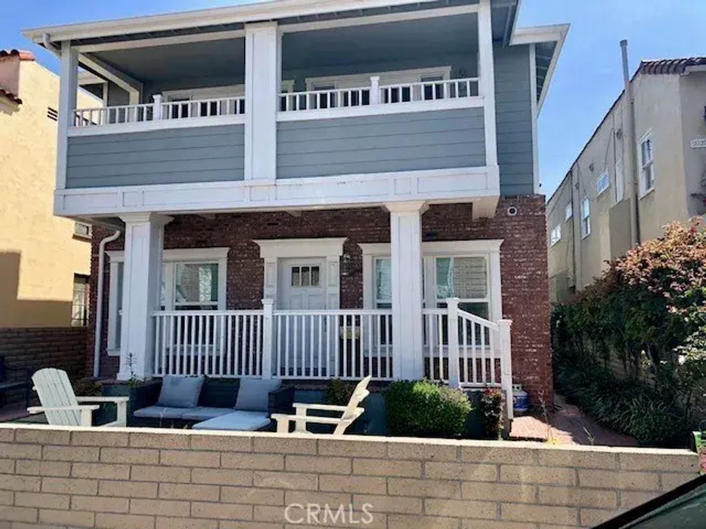 122 Roycroft Avenue C, Long Beach