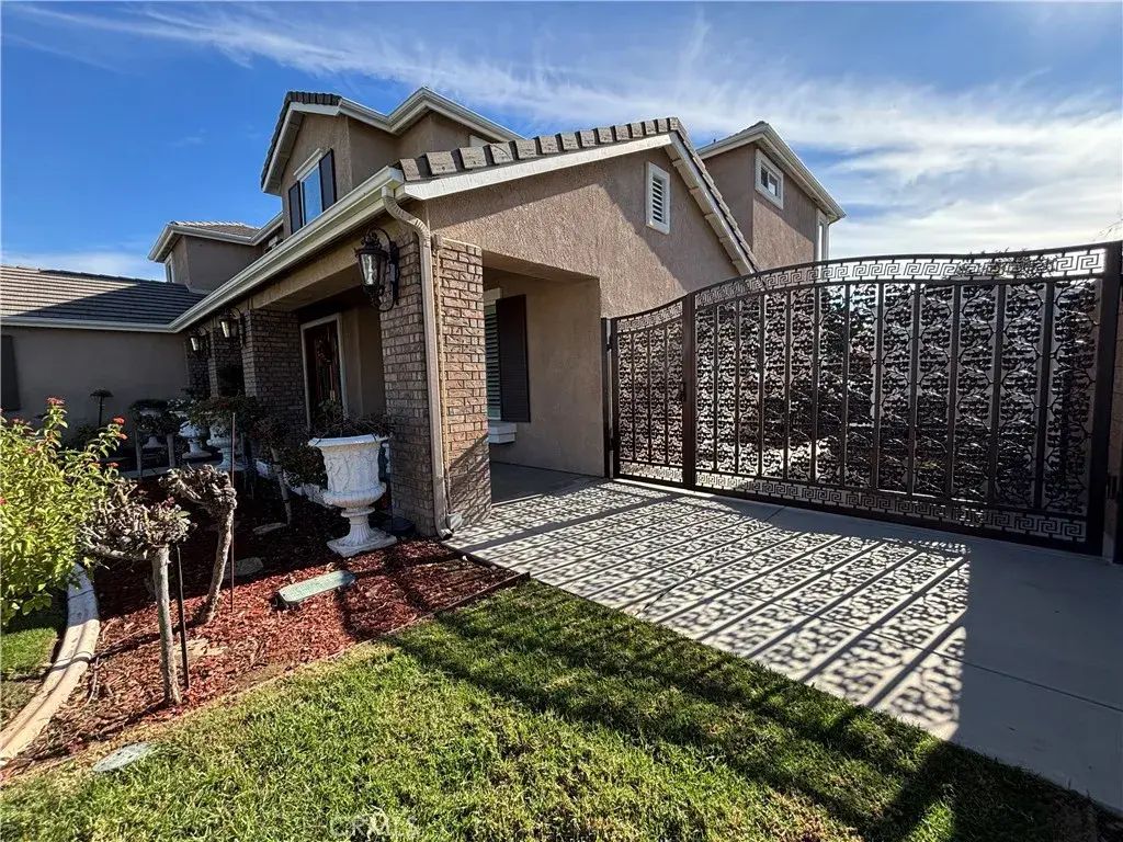 6863 Persimmon B, Chino