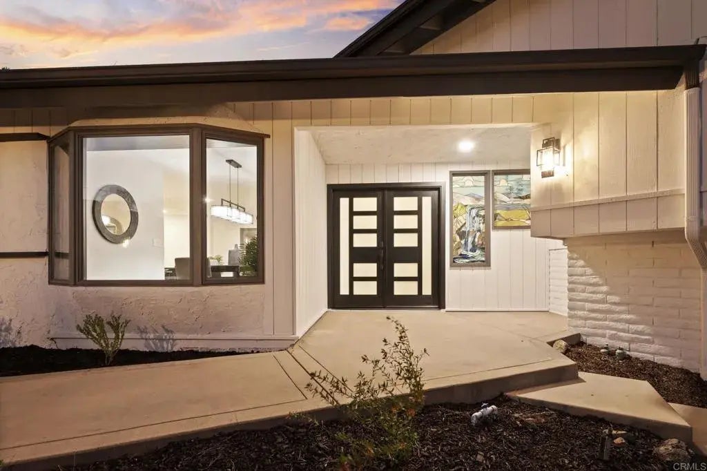 10167 Grandview Drive, La Mesa