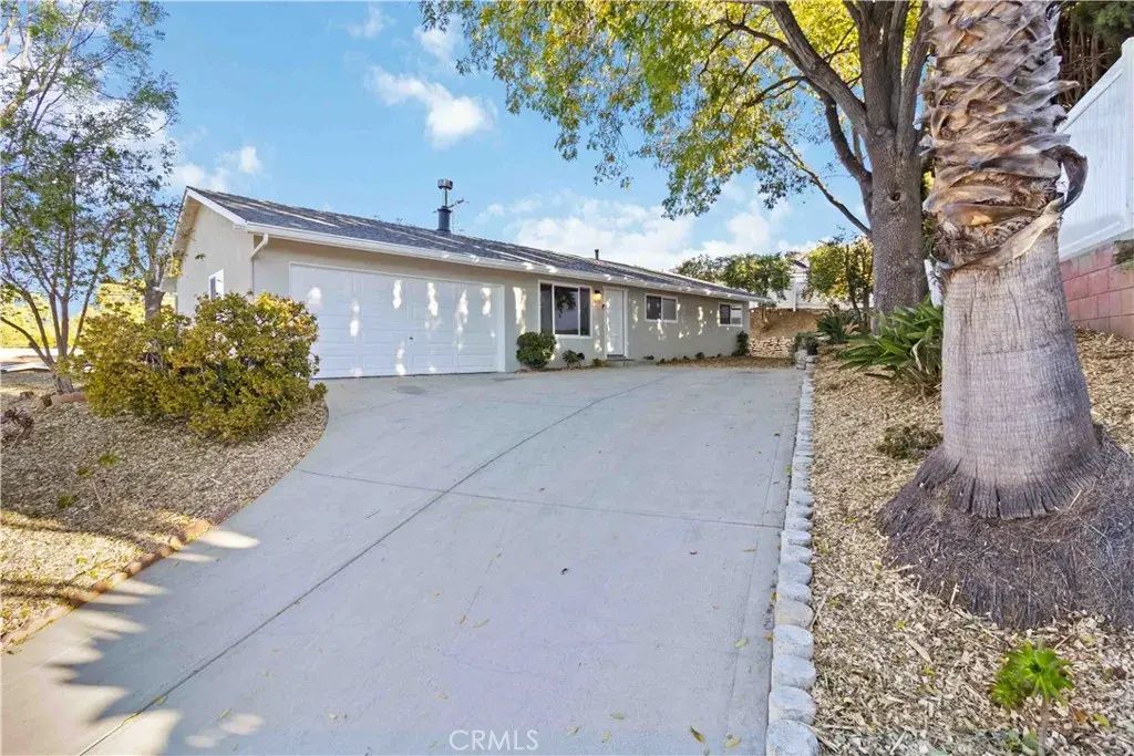 2453 Los Feliz, Thousand Oaks