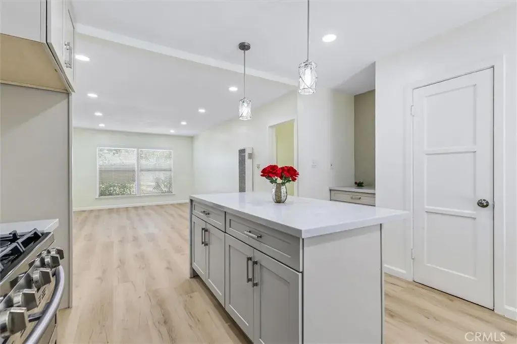 12155 Dunrobin, Downey
