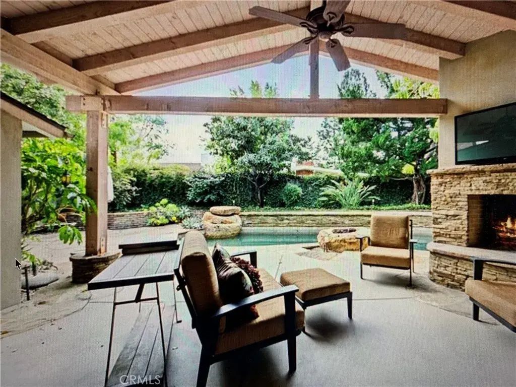 23804 Oxnard, Woodland Hills