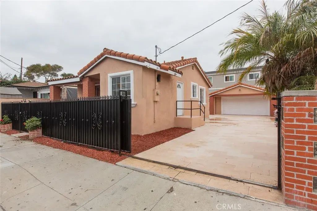 14425 Prairie Avenue, Lawndale