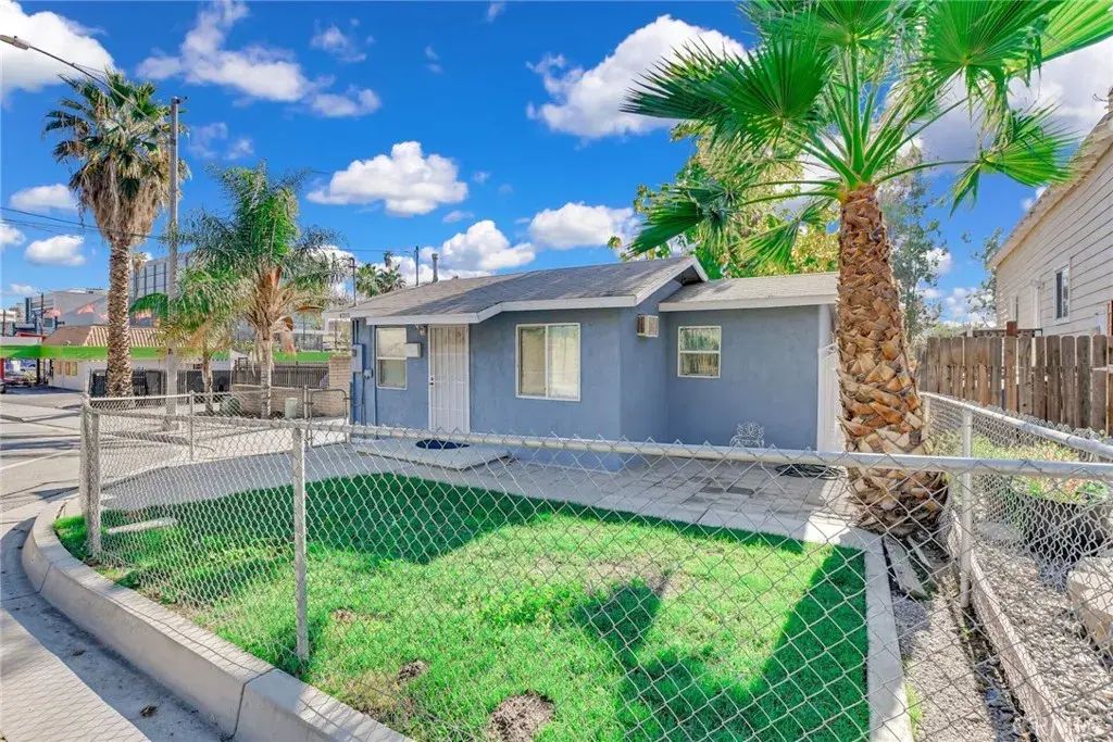 4200 14th, Riverside