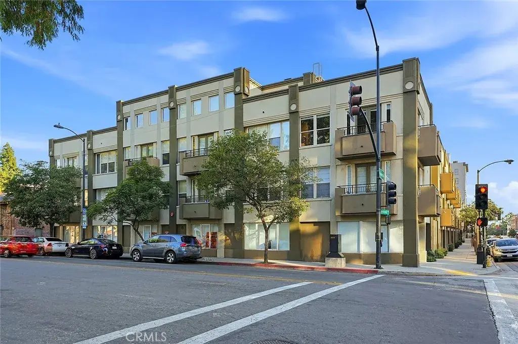 80 N Raymond Avenue 212, Pasadena