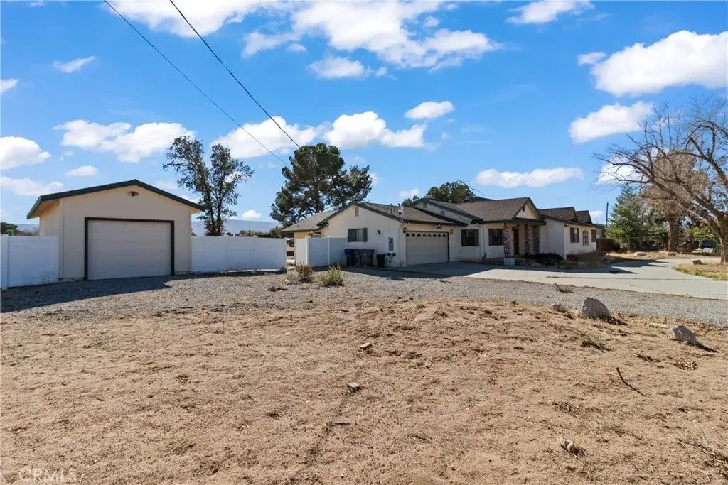 2110 W Avenue M8, Palmdale