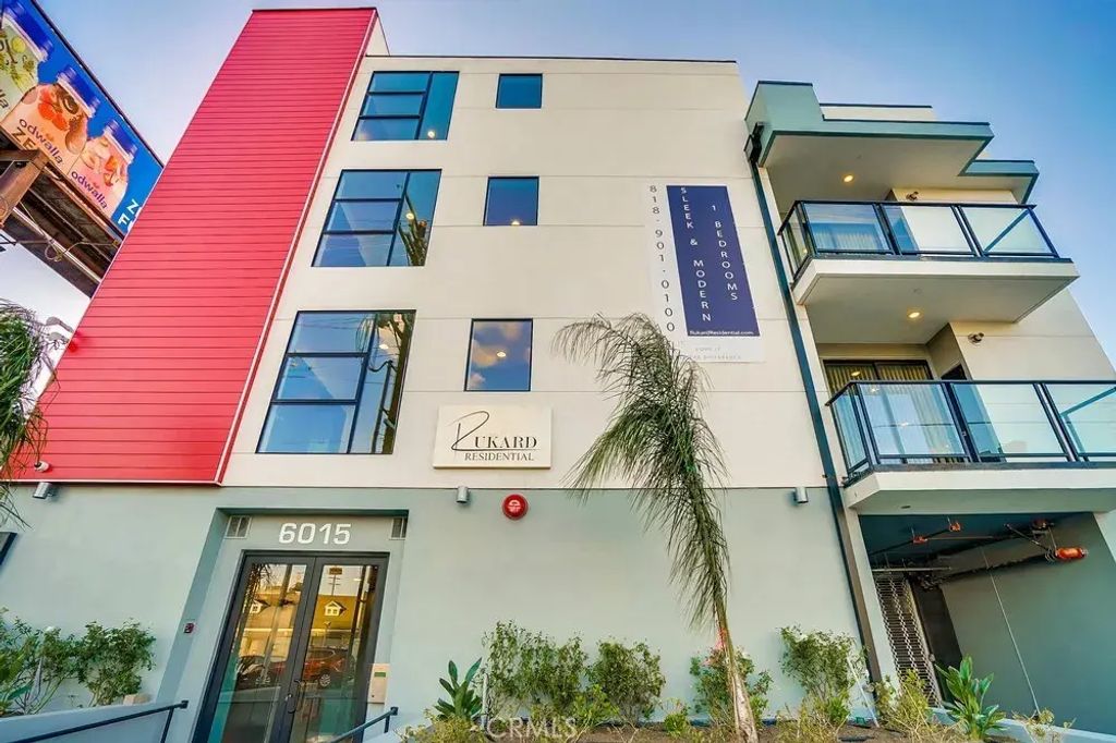 6015 Woodman Avenue 301, Van Nuys