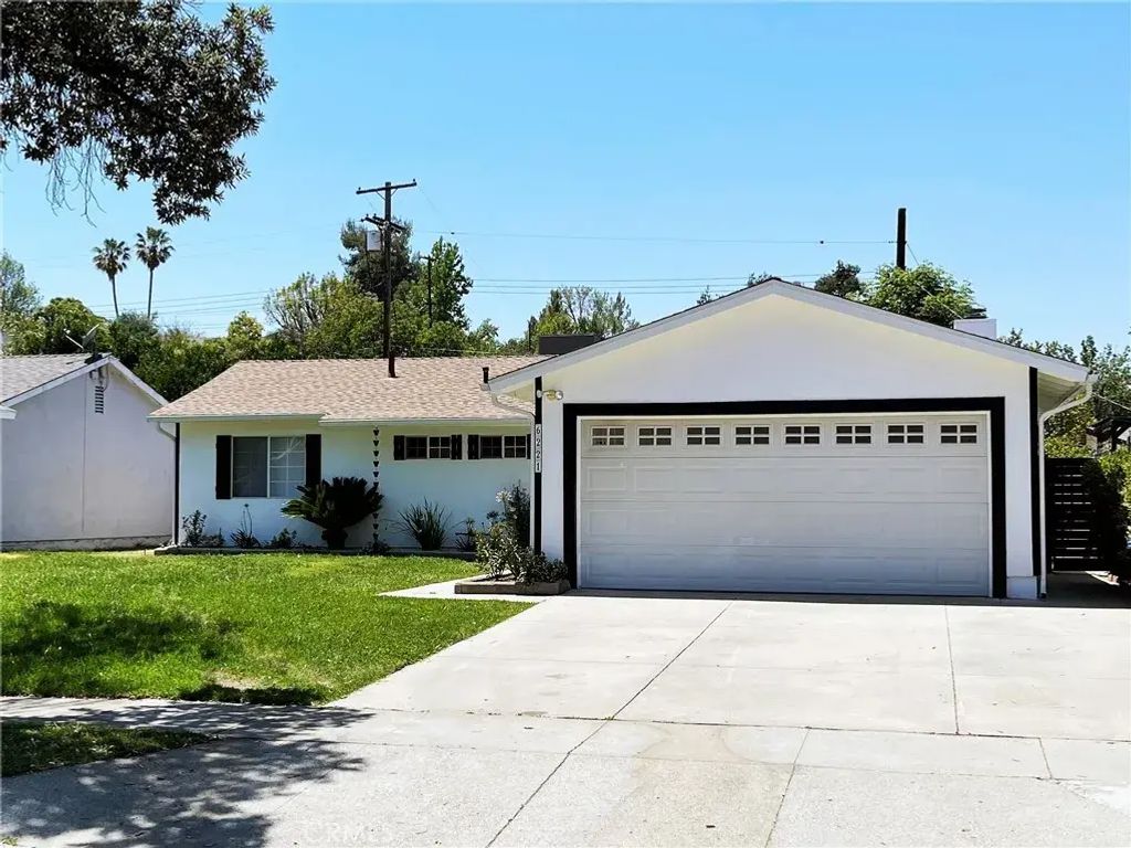 6221 Glide Avenue, Woodland Hills