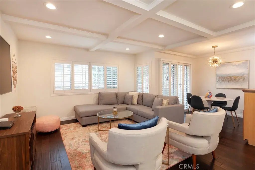 4140 Warner 103, Burbank