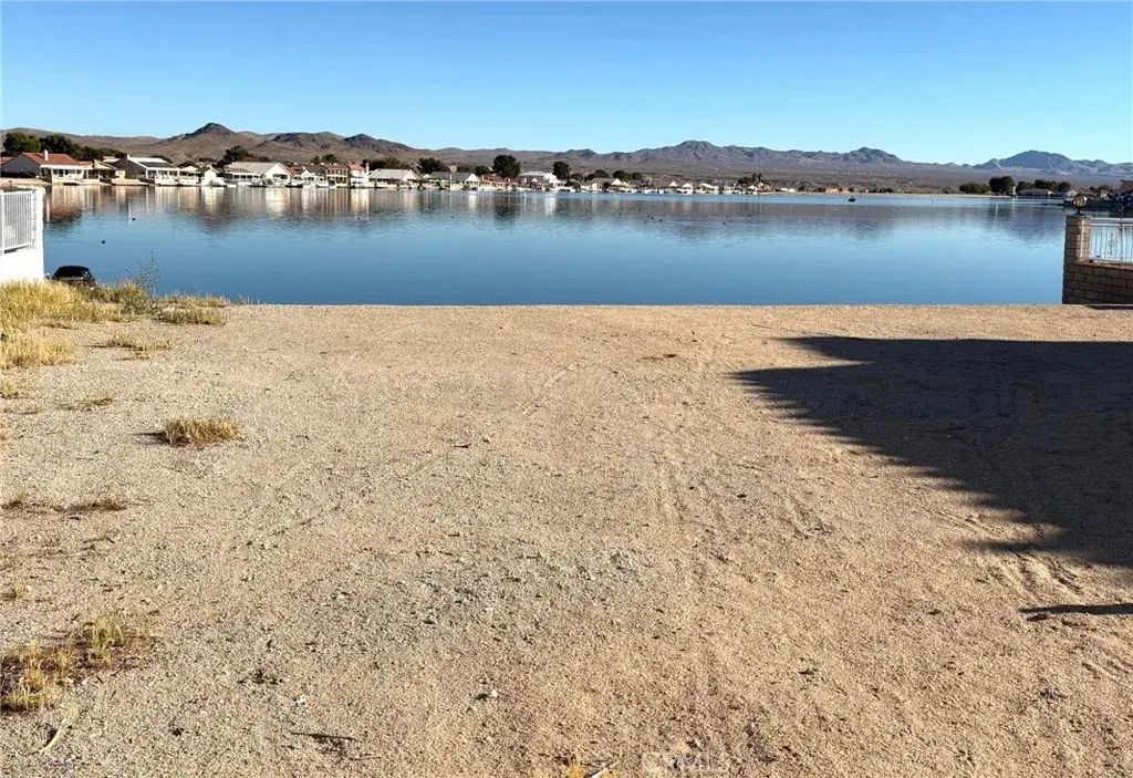 27657 Silver Lakes, Helendale