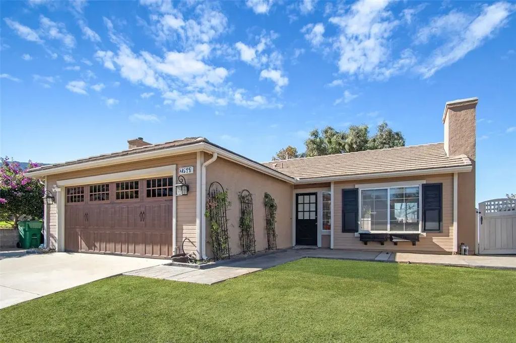 27551 Eastwind, Corona