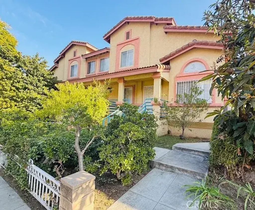108 E Commonwealth, Alhambra