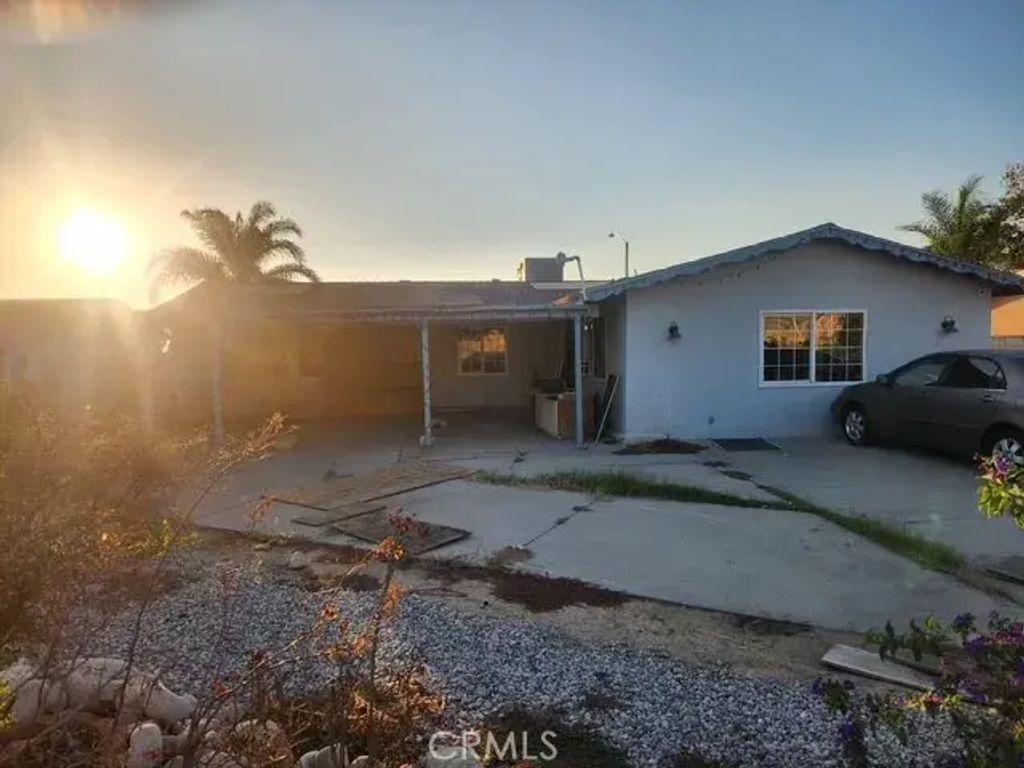 7804 Peacock, Highland
