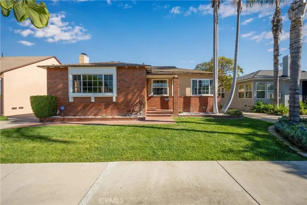 6142 Oliva Avenue, Lakewood