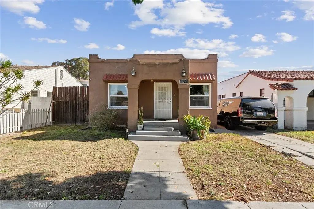 5590 Lewis, Long Beach