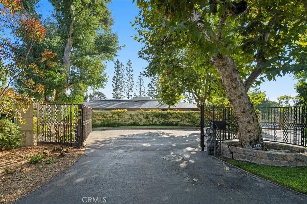 1458 Hillcrest, Pasadena