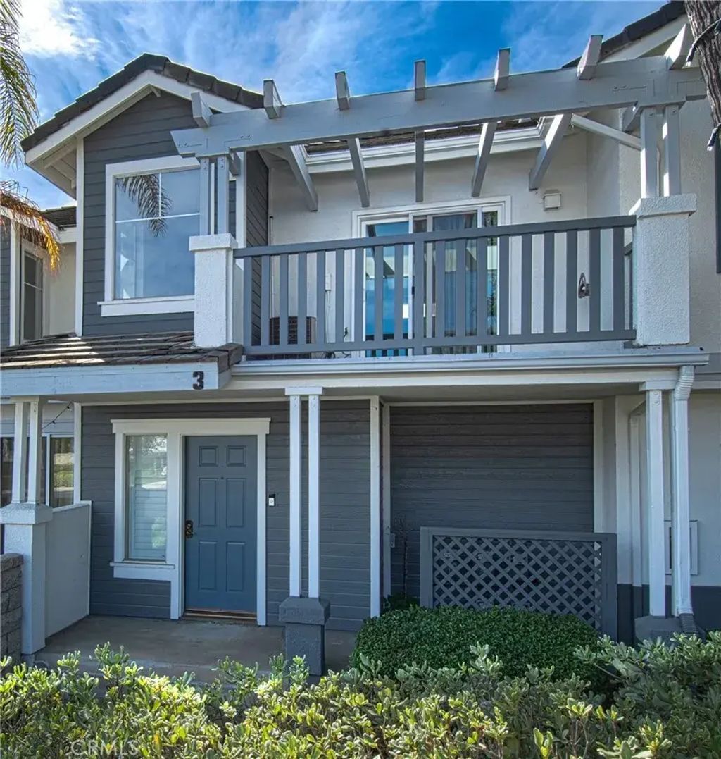 3 Breakers, Aliso Viejo