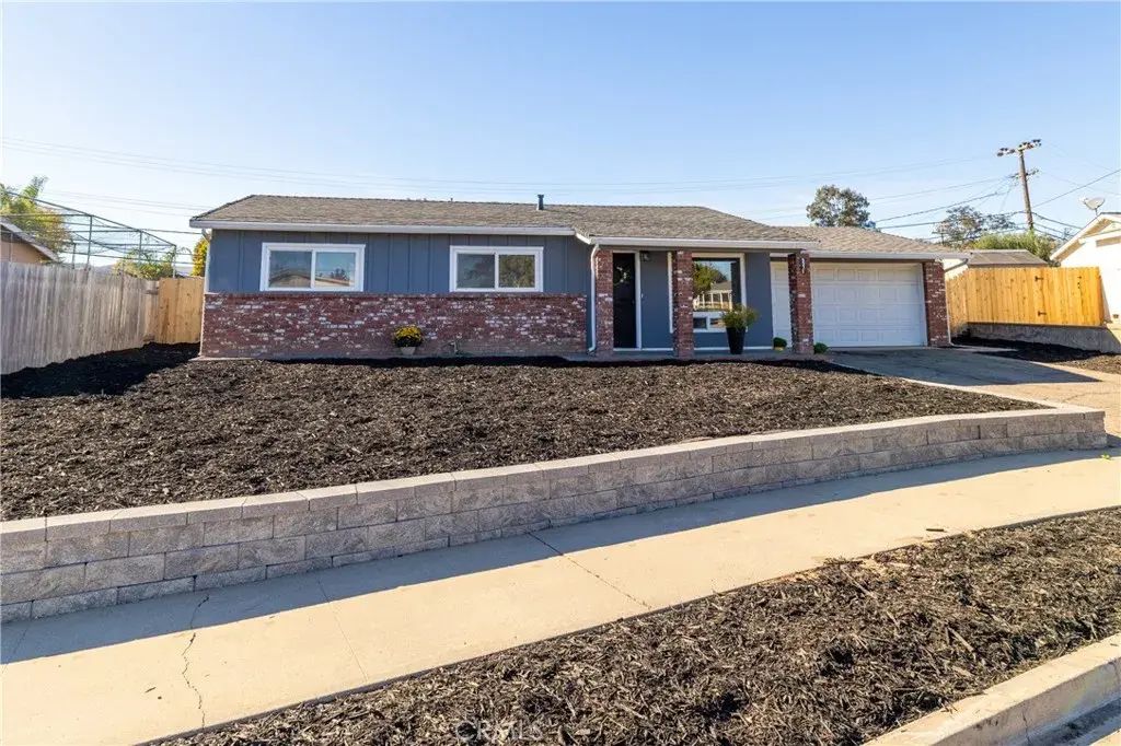 5371 Highland, Santa Maria