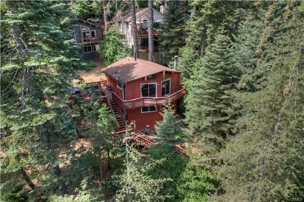 28393 Larchmont, Lake Arrowhead