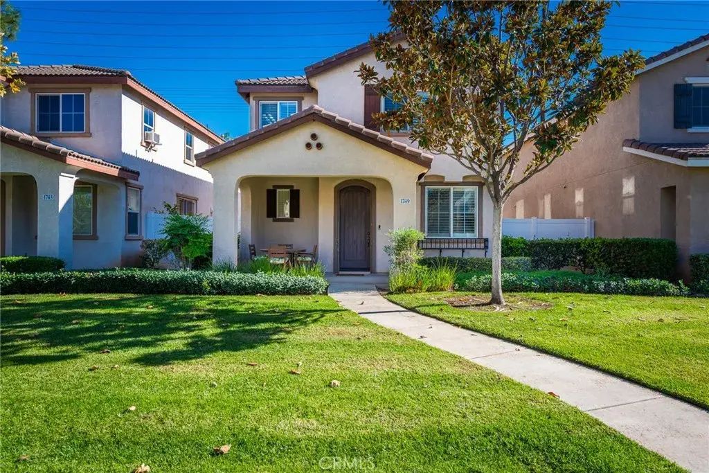 1749 Catania, Riverside